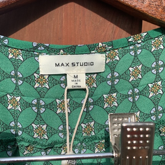 NWT Max Studio Multicolor Floral Print Blouse Size M - Picture 2 of 12